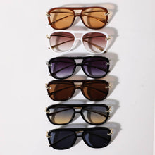 Load image into Gallery viewer, Women's Retro Chain Temple Aviator Sunglasses