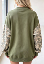 Load image into Gallery viewer, Camo Color Block Mock Neck Fleece Sweatshirt