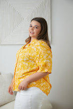 Load image into Gallery viewer, Clementine Floral Button Up Blouse