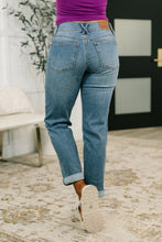 Load image into Gallery viewer, Becky Mid Rise Cool Denim Boyfriend Jean