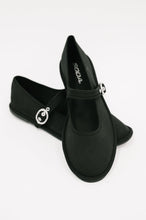 Load image into Gallery viewer, Fleta Buckle Flats in Black