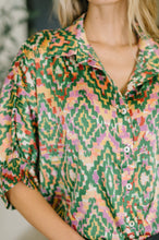 Load image into Gallery viewer, Optical Illusion Button Up Blouse