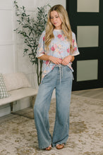 Load image into Gallery viewer, Perfect Season Floral Print Relaxed Tee