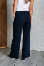Load image into Gallery viewer, Resort Travel Wide Leg Crop Pant in Navy