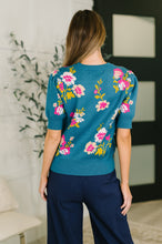 Load image into Gallery viewer, Right for Each Other Knit Floral Top