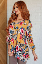 Load image into Gallery viewer, V-Neck Scoop Hem Top in Marigold Floral
