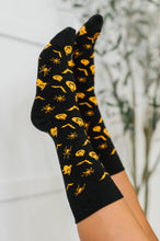 Load image into Gallery viewer, Wicked Walk Quarter Socks