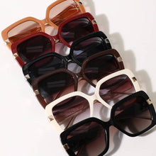 Load image into Gallery viewer, Women's Oversized Square Sunglasses