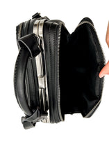 Load image into Gallery viewer, Savvy Handbag in Black