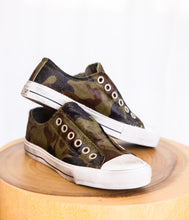 Load image into Gallery viewer, Shalomar Sneaker in Camo