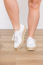 Load image into Gallery viewer, Yaras Sneakers in White