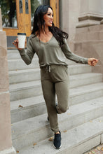 Load image into Gallery viewer, Essential Lounge Top in Mineral Wash Olive