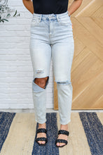 Load image into Gallery viewer, Good Karma Light Wash Distressed Jeans