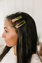 Load image into Gallery viewer, Two Tone Hair Clip Set in Green