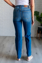 Load image into Gallery viewer, Campbell High Rise Center Seam Detail Straight Jeans
