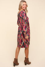 Load image into Gallery viewer, Babydoll Floral Knee Length Dress with Pockets in Hunter Green Berry
