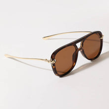 Load image into Gallery viewer, Women's Retro Chain Temple Aviator Sunglasses
