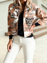 Load image into Gallery viewer, 2025 Fall Camo Patchwork Double Flap Pocket Collared Jacket
