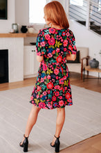 Load image into Gallery viewer, Be Someone Floral Dress
