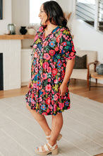 Load image into Gallery viewer, Be Someone Floral Dress
