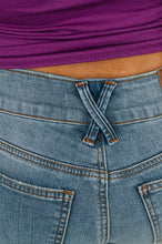 Load image into Gallery viewer, Becky Mid Rise Cool Denim Boyfriend Jean
