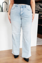 Load image into Gallery viewer, Brooke High Rise Control Top Vintage Wash Straight Jeans
