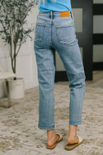 Load image into Gallery viewer, Carla High Waist Ankle Straight Jean in Break Through Blue
