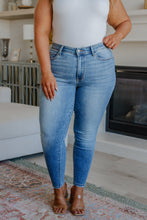 Load image into Gallery viewer, Catherine Mid Rise Vintage Skinny Jeans
