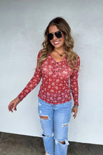 Load image into Gallery viewer, PREORDER: Annie Vneck Mesh Top
