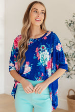 Load image into Gallery viewer, Essential Blouse in Royal and Pink Floral
