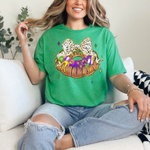 Load image into Gallery viewer, King Cake Bow Graphic Tee

