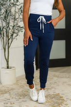 Load image into Gallery viewer, Giving the Run Around Joggers in Navy
