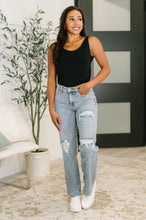 Load image into Gallery viewer, Jade Mid Rise 90's Straight
