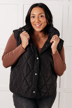 Load image into Gallery viewer, Layering Queen Quilted Puffer Vest in Black
