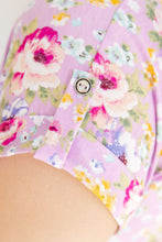 Load image into Gallery viewer, Lizzy Cap Sleeve Top in Lavender and Magenta Floral
