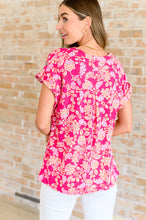 Load image into Gallery viewer, Lizzy Cap Sleeve Top in Pink and Peach Floral
