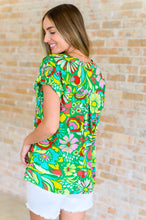 Load image into Gallery viewer, Lizzy Cap Sleeve Top in Retro Green Floral
