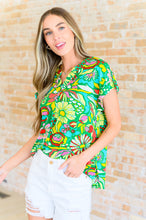 Load image into Gallery viewer, Lizzy Cap Sleeve Top in Retro Green Floral
