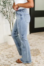 Load image into Gallery viewer, Marlena High Rise Shield Pocket Flare Jeans
