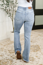 Load image into Gallery viewer, Marlena High Rise Shield Pocket Flare Jeans
