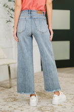 Load image into Gallery viewer, Mary Mid Rise Ankle Wide Leg + Hollywood WB + Fray Hem
