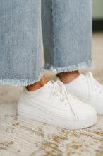 Load image into Gallery viewer, Mary Mid Rise Ankle Wide Leg + Hollywood WB + Fray Hem
