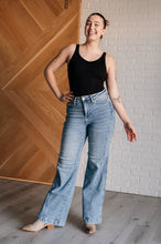 Load image into Gallery viewer, Melia High Rise Side Seam Detail Wide Leg Jeans
