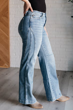 Load image into Gallery viewer, Melia High Rise Side Seam Detail Wide Leg Jeans
