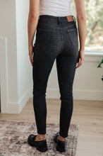 Load image into Gallery viewer, Octavia High Rise Control Top Skinny Jeans in Washed Black
