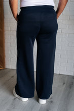 Load image into Gallery viewer, Resort Travel Wide Leg Crop Pant in  Navy
