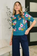 Load image into Gallery viewer, Right for Each Other Knit Floral Top
