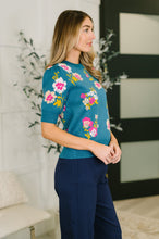 Load image into Gallery viewer, Right for Each Other Knit Floral Top
