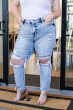 Load image into Gallery viewer, Rizzo High Rise Crop Straight Jeans
