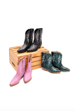 Load image into Gallery viewer, Bowie Metallic Boot in Black
